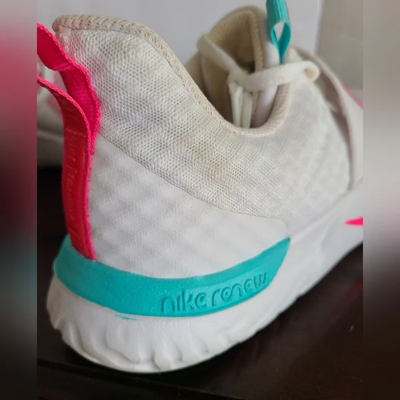 Nike Renew In  White Sneakers Women's Sz.8.5 - Picture 6 of 7